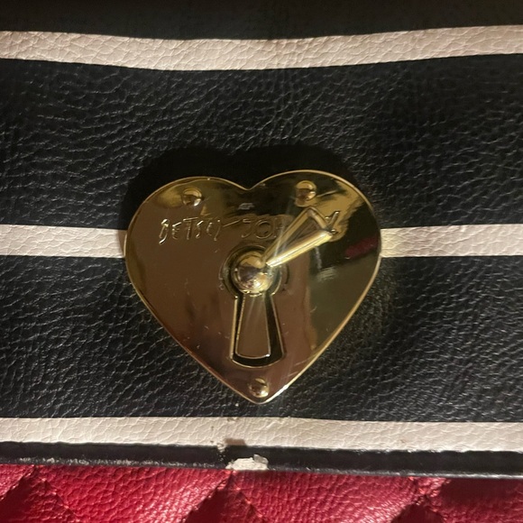 Betsey Johnson Black and Red Quilted Crossbody Bag - Picture 2 of 3